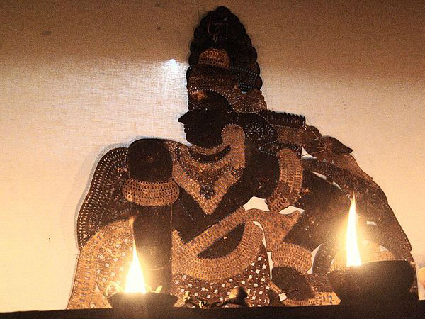 Tholpavakoothu