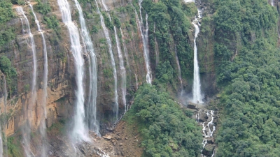 Nohkalikai Falls