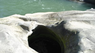 Tharon Cave