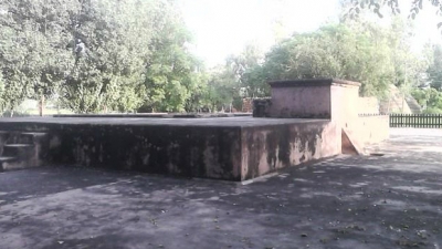Takht-i-Akbari