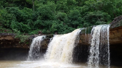 Malanjhkudum Waterfalls