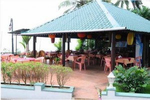 Beach side dining Beach side dining