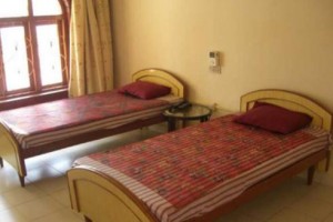 Twin Beds Twin Beds