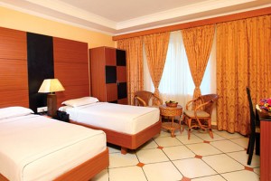 Well-furnished Room Well-furnished Room