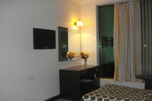 Well-furnished Room Well-furnished Room