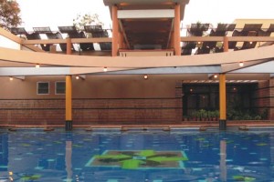 Swimming-pool Swimming-pool