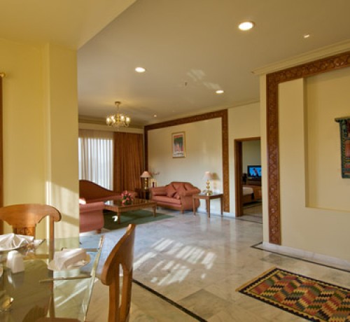 The Gateway Hotel