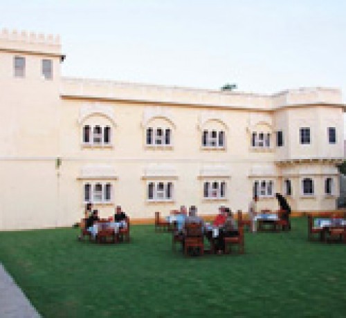 Garden dining