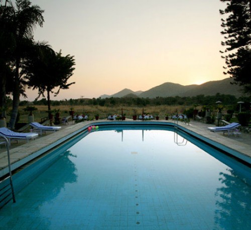 Poolside002 Poolside002