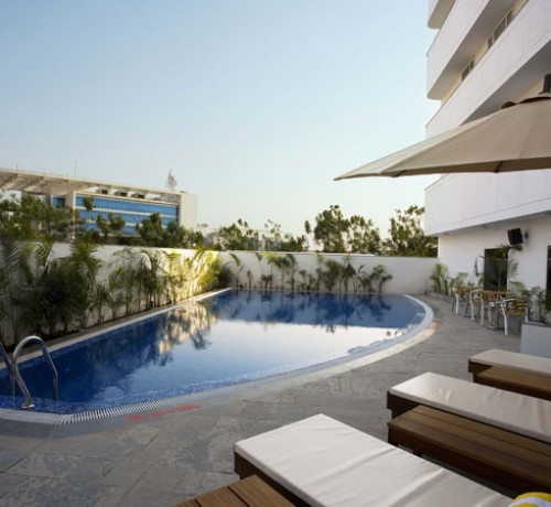 Swimming-pool Swimming-pool
