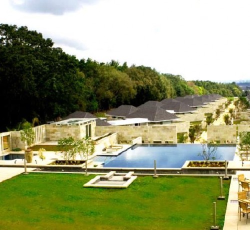 Pool View 4 Pool View 4