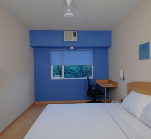 Spacious bedroom Spacious bedroom