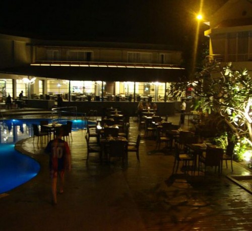 Pool Side Dining