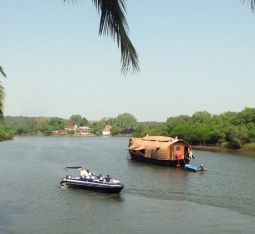 Houseboats Houseboats