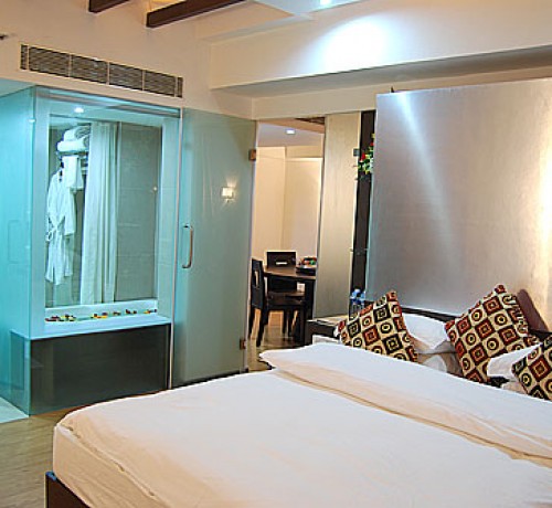 Emoire Suite Room