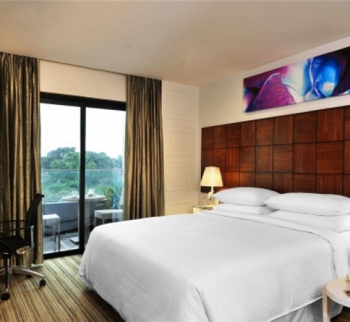 Well-Furnished Room Well-Furnished Room