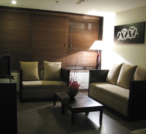 Well-furnished Room