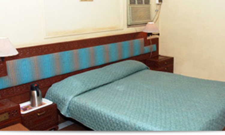 AC Luxury Deluxe AC Luxury Deluxe