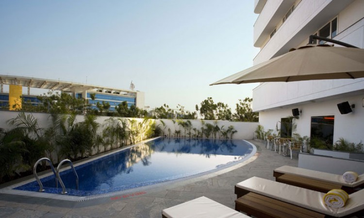 Swimming-pool Swimming-pool
