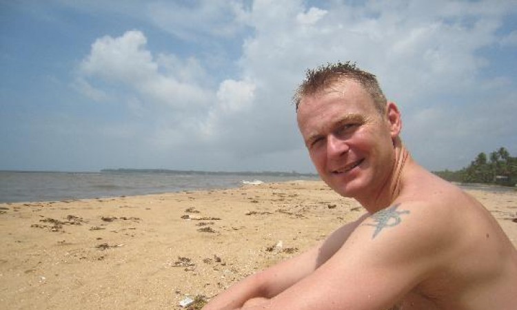 Gueast-at-beach Gueast-at-beach
