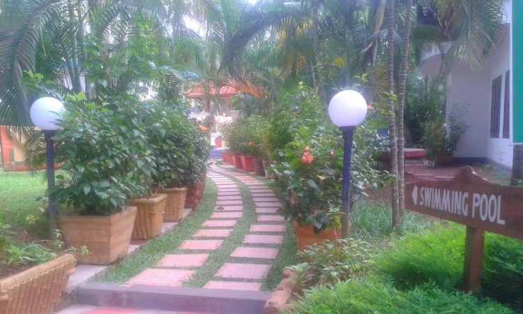 Way to Swimming pool Way to Swimming pool