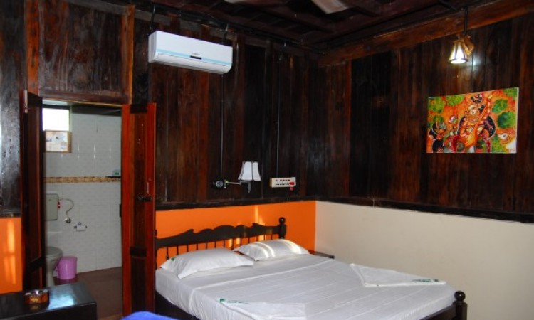Well furnished bedroom Well furnished bedroom