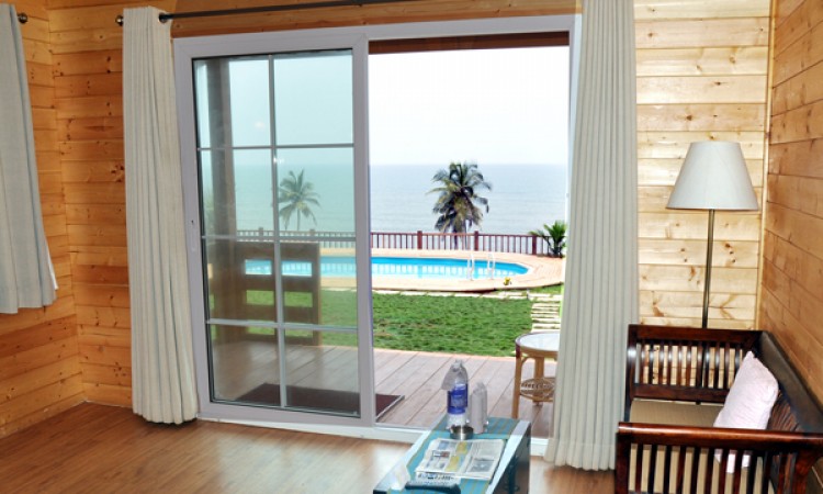 Cottage with pool view Cottage with pool view