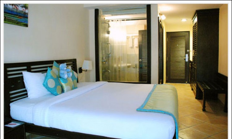 Deluxe Bedroom Deluxe Bedroom