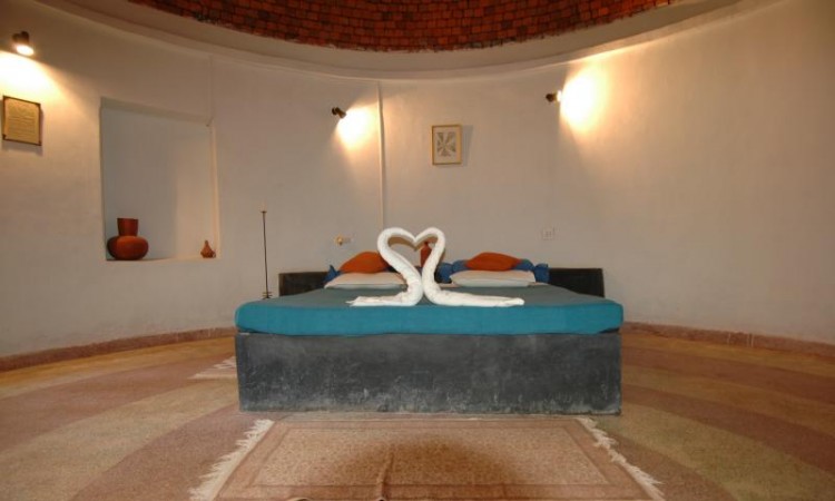 1 Bedroom Cottage Suite: Bed 1 Bedroom Cottage Suite: Bed