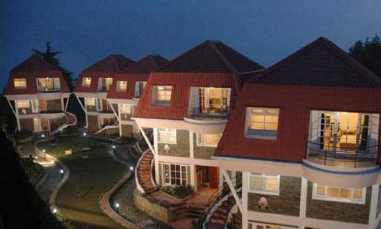 Resort by night Resort by night