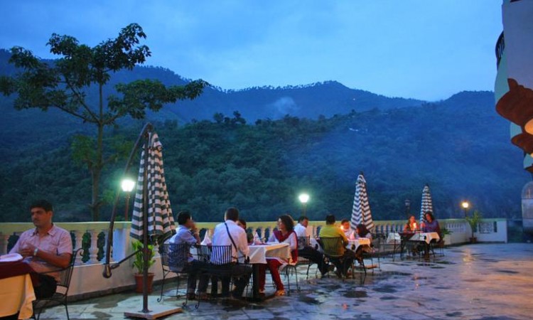Open-air restaurant Open-air restaurant