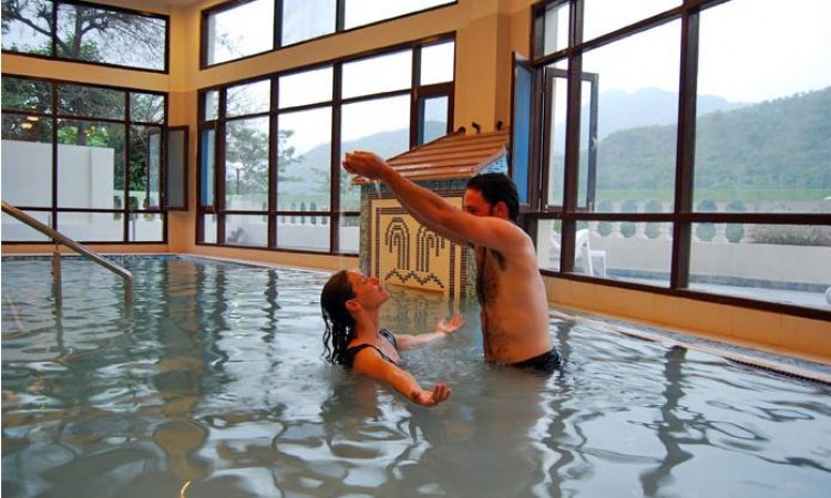 Hot water pool Hot water pool