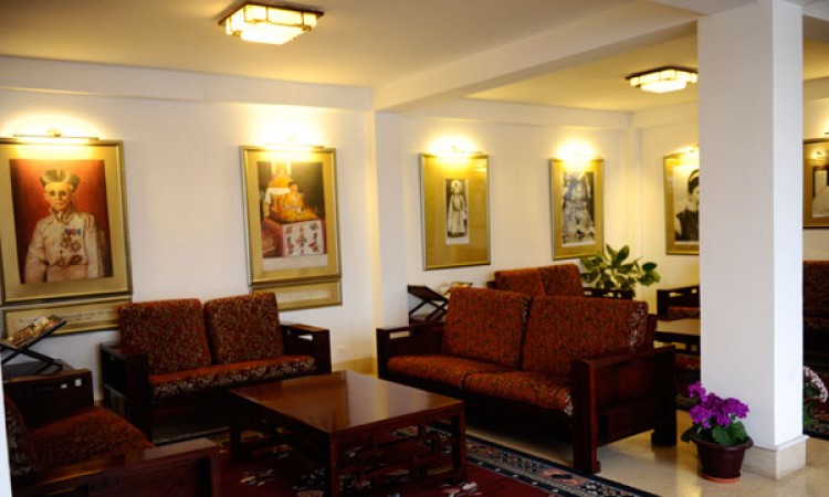 Well Furnished Lobby Well Furnished Lobby
