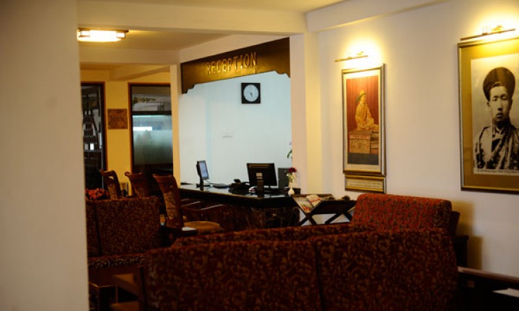 Lobby Area Lobby Area