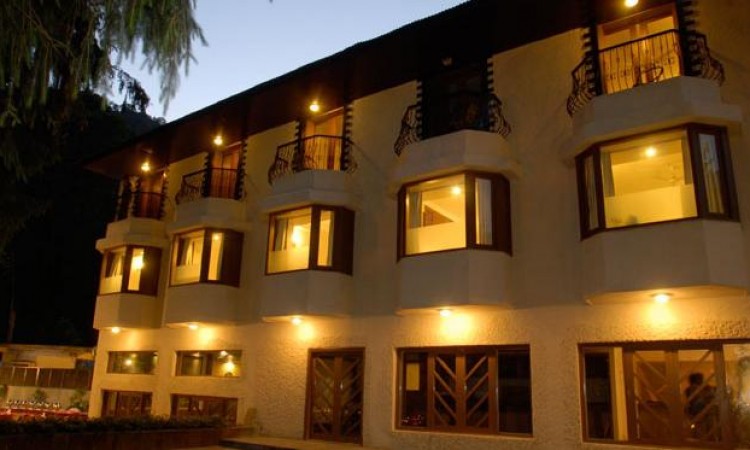 Hotel by night Hotel by night