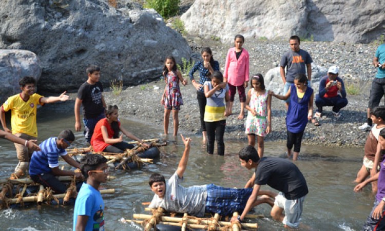 Raft Buliding Raft Buliding