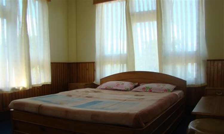 Double Bed Double Bed