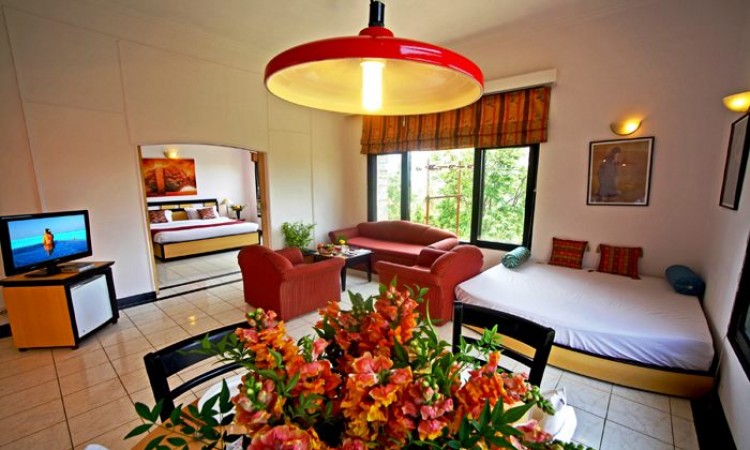 Deluxe Suites Deluxe Suites