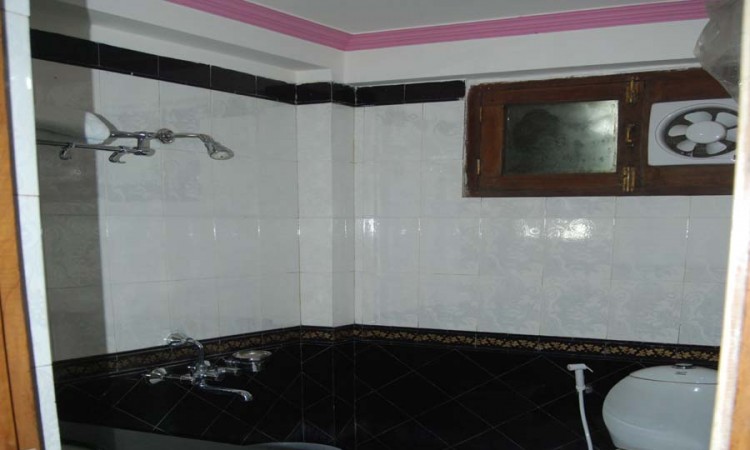 Deluxe restroom Deluxe restroom