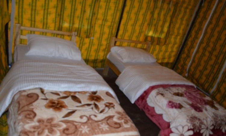 Double Room Double Room