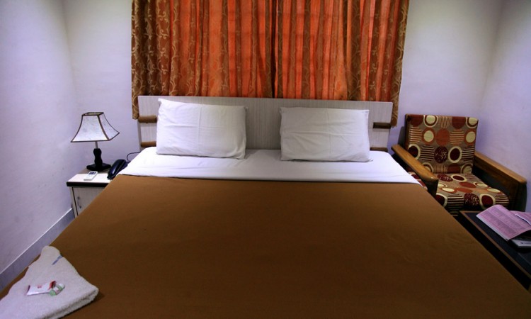 Deluxe Room Interiors Deluxe Room Interiors