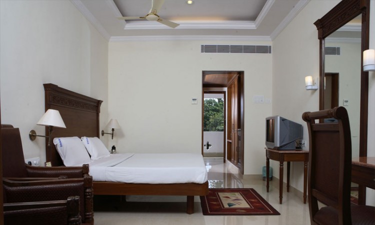 Deluxe King Size Bed Deluxe King Size Bed