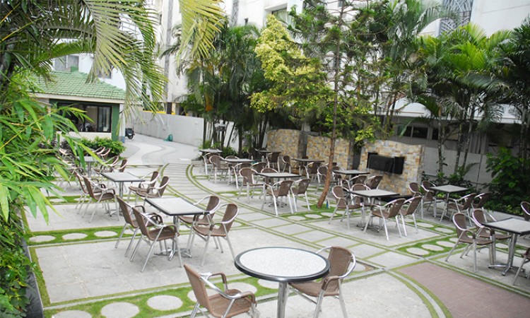 Outdoor Dining Outdoor Dining