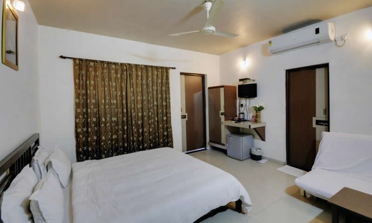 Standard Deluxe Back View Room Standard Deluxe Back View Room