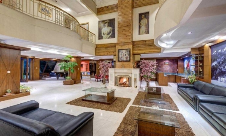 Lobby Lobby